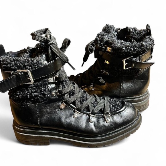 Circus by Sam Edelman Black Ankle Boots with Fur Detail - Picture 4 of 8